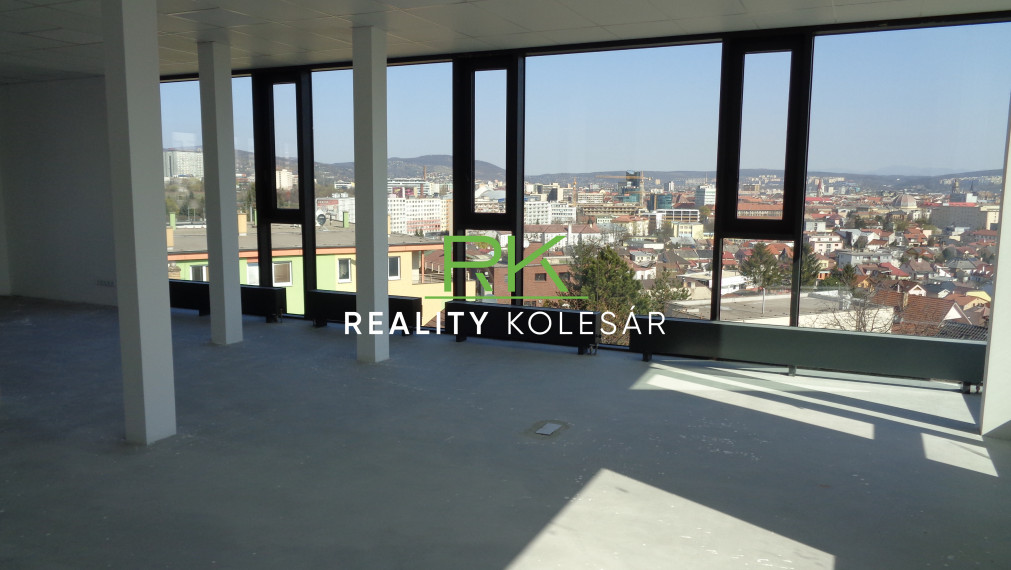 Reality Kolesár má na prenájom priestory v budove Dunajská 3