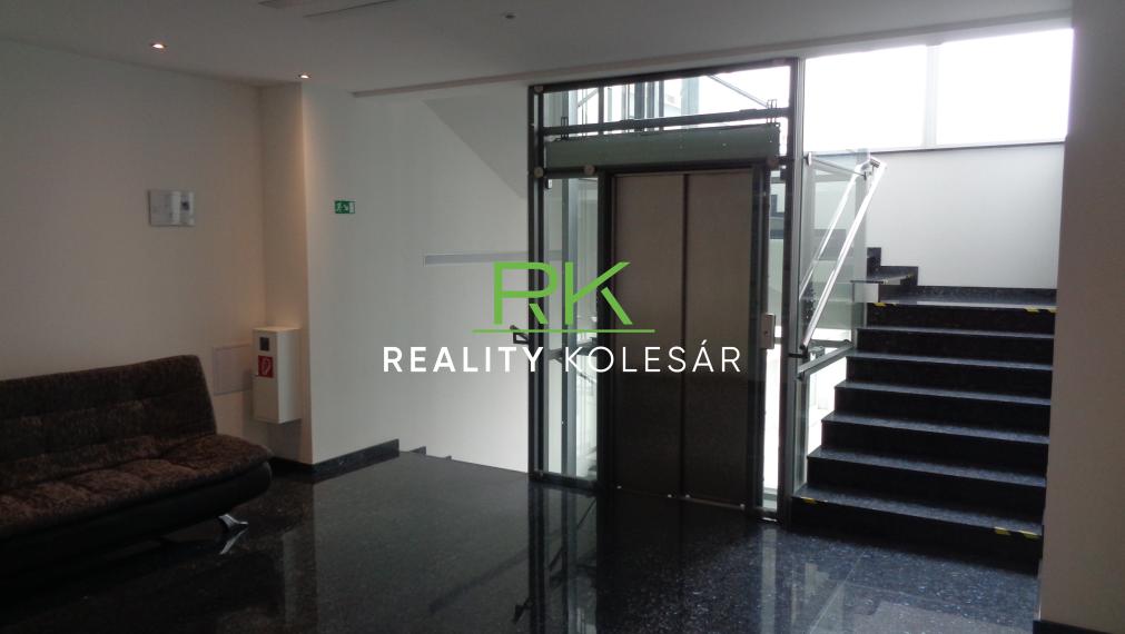 Reality Kolesár prenajíma priestor 42m2 Mlynská centrum