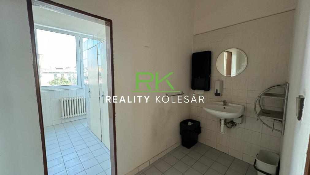 RealityKolesár prenajíma kancelársky priestor 36m2  Rumunská KE JUH.