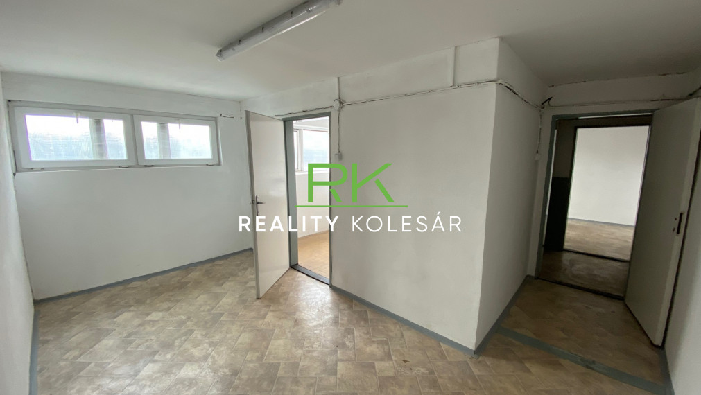 Reality Kolesár prenajíma sklad 850 m2 Juh - Jazero