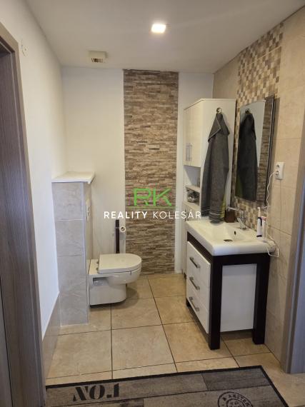 RealityKolesár prenajíma sklad 393 m2 kancelárie 130 m2 Textilná Jazero Košice IV.