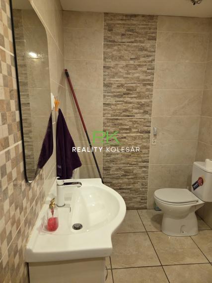 RealityKolesár prenajíma sklad 393 m2 kancelárie 130 m2 Textilná Jazero Košice IV.