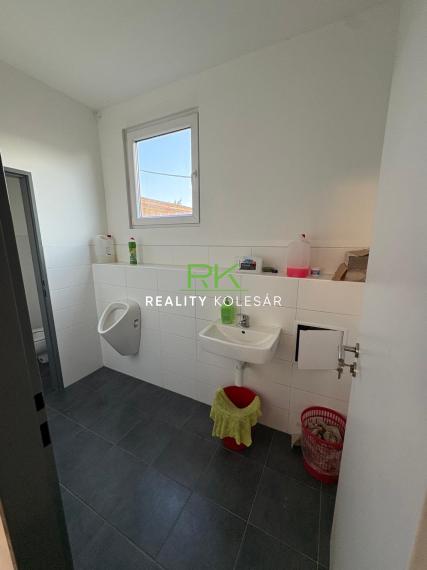 Reality Kolesár prenajíma SKLADOVÚ HALU Jarmočná v KE JUH