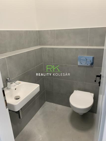 RealityKolesár prenajíma obchodno-admin priestor 131 m2 Jarmočná KE JUH