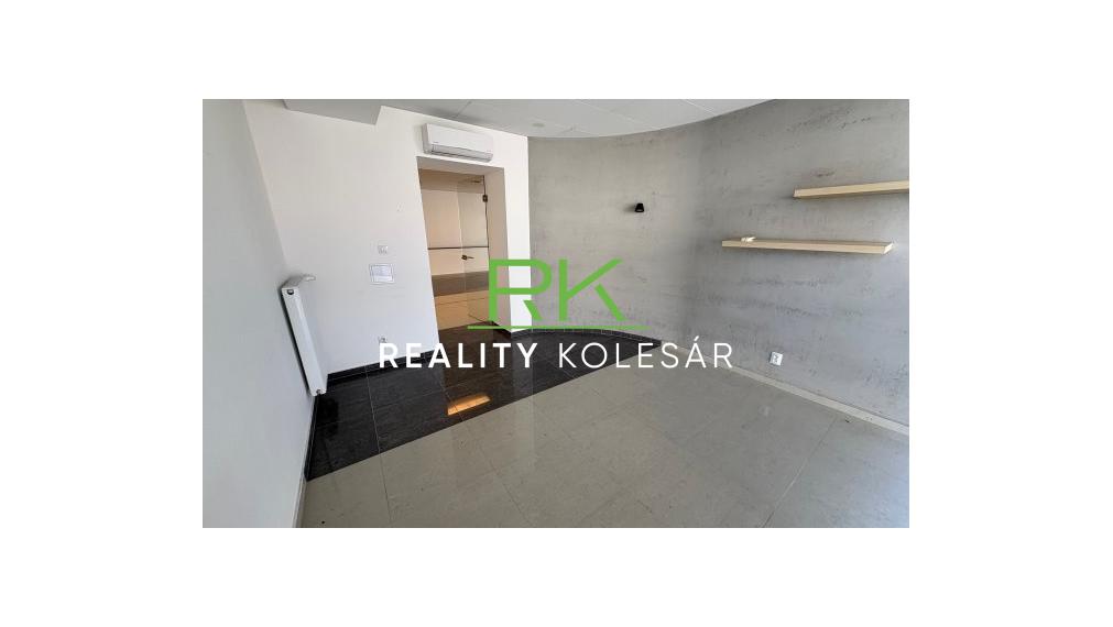 Reality Kolesár prenajíma priestor 128 m2 OC Gastrodom Mlynská KE centrum