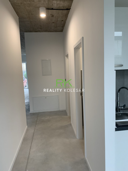 RealityKolesár prenajíma obchodno-admin priestor 131 m2 Jarmočná KE JUH