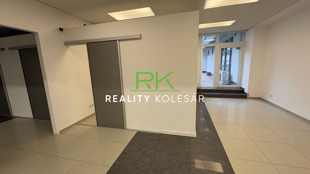 Reality Kolesár prenajíma priestor 36 m2 OC Gastrodom Mlynská KE centrum
