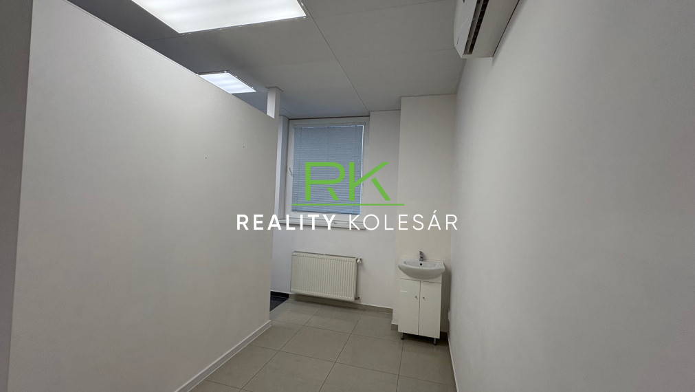 Reality Kolesár prenajíma priestor 36 m2 OC Gastrodom Mlynská KE centrum