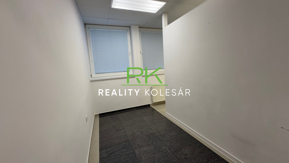 Reality Kolesár prenajíma priestor 36 m2 OC Gastrodom Mlynská KE centrum