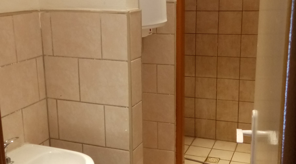 Reality Kolesár prenajíma sklad 850 m2 Juh - Jazero