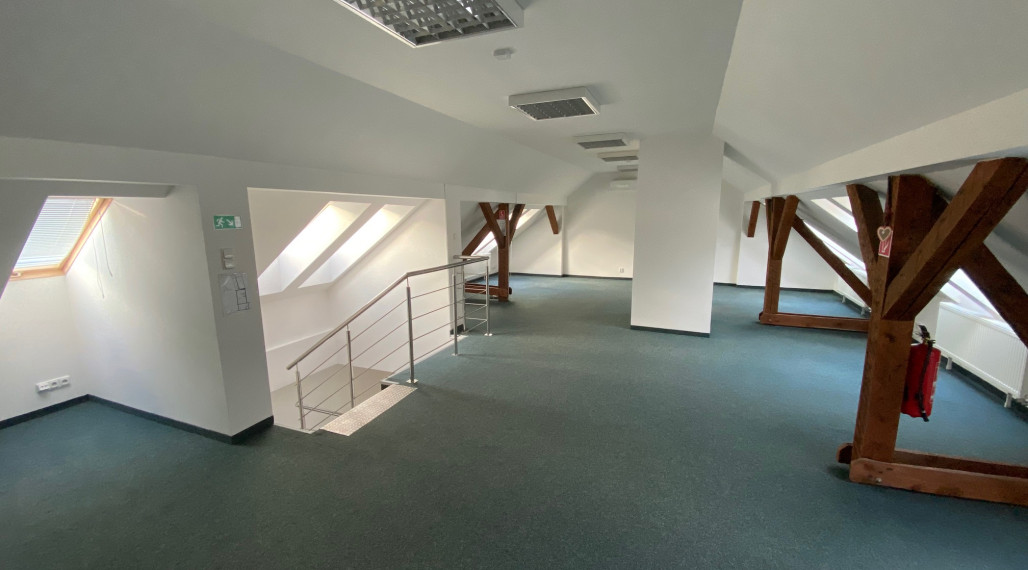 RealityKolesár prenajíma kancelárie 235 m2 Vrátna, centrum KE I.