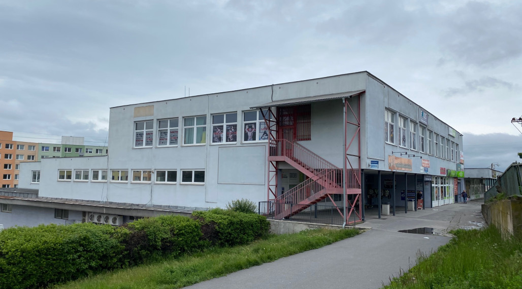 RealityKolesár prenajíma priestor 389 m2 v OC Torysa Jaltská Furča.