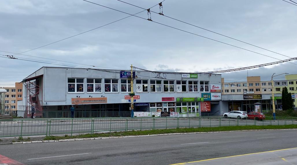 RealityKolesár prenajíma priestor 389 m2 v OC Torysa Jaltská Furča.