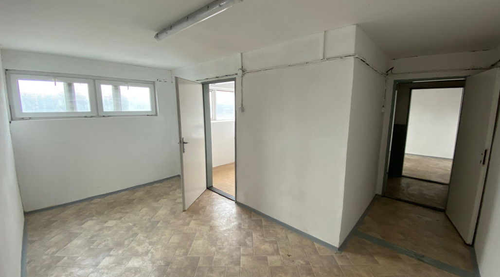 Reality Kolesár prenajíma sklad 850 m2 Juh - Jazero