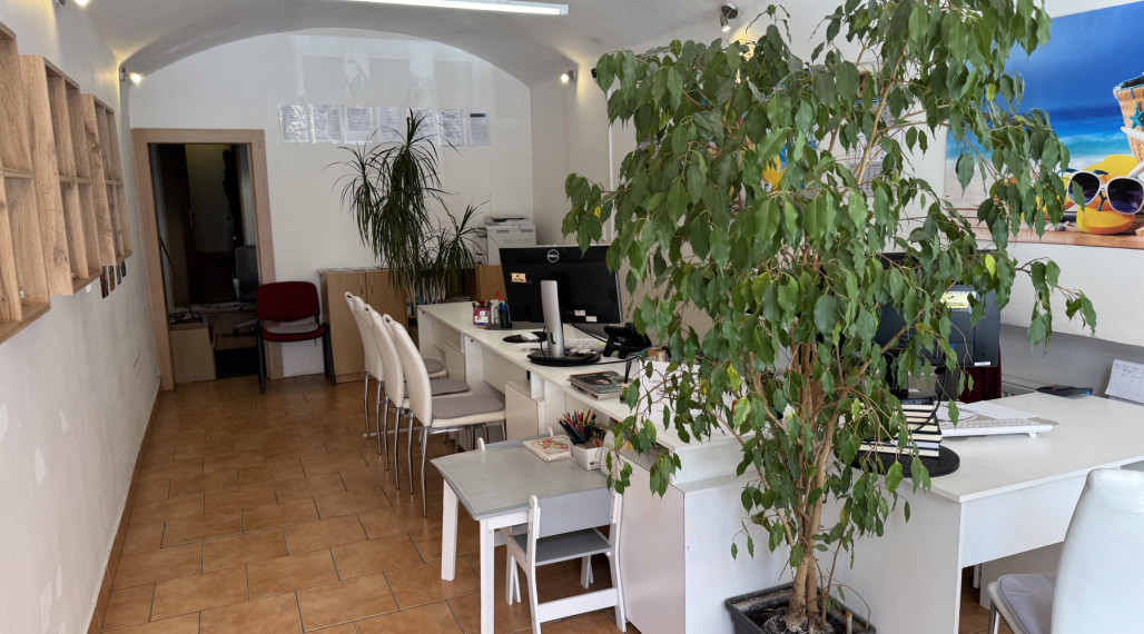 RealityKolesár prenajíma obchodný priestor 50 m2 Alžbetina centrum KE I.