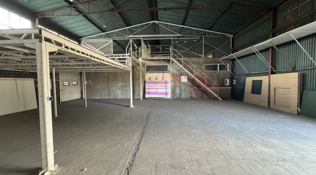 RealityKolesár prenajíma sklad 393 m2 kancelárie 130 m2 Textilná Jazero Košice IV.