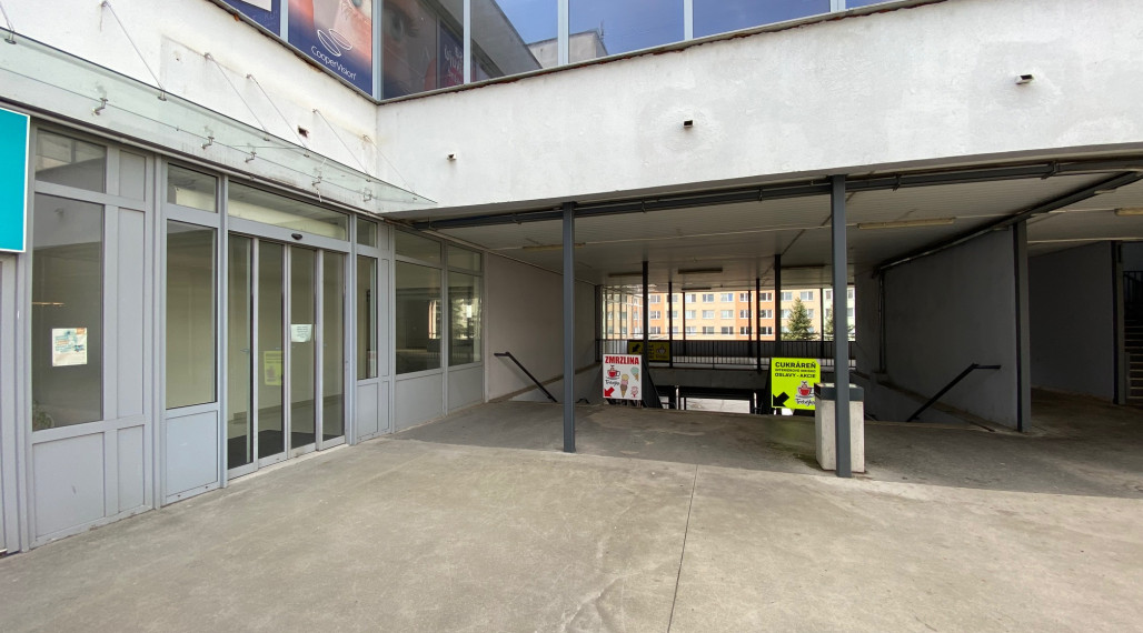 RealityKolesár prenajíma priestor 389 m2 v OC Torysa Jaltská Furča.