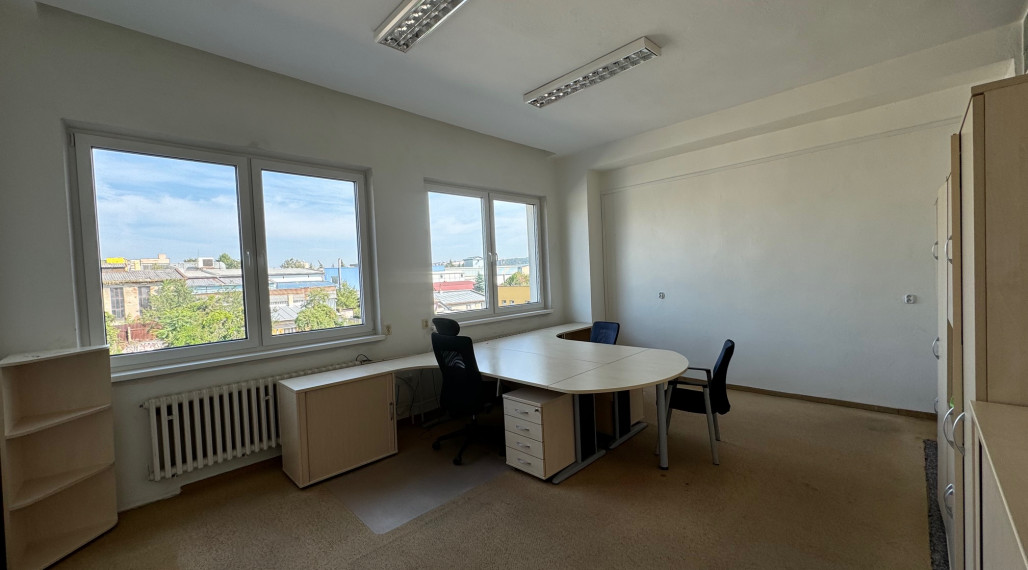 RealityKolesár prenajíma kancelársky priestor 36m2  Rumunská KE JUH.