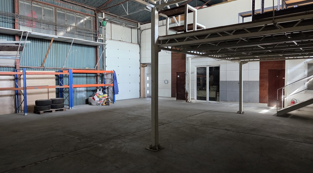 RealityKolesár prenajíma sklad 393 m2 kancelárie 130 m2 Textilná Jazero Košice IV.