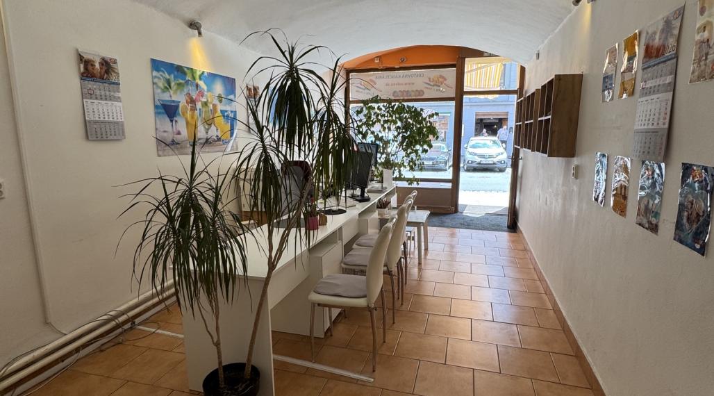 RealityKolesár prenajíma obchodný priestor 50 m2 Alžbetina centrum KE I.