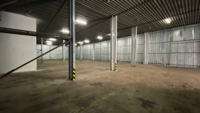 Reality Kolesár prenajíma sklad 850 m2 Juh - Jazero