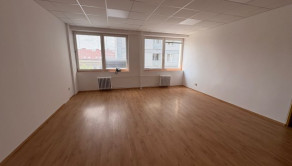 Reality Kolesár prenajíma priestor 42m2 Mlynská centrum