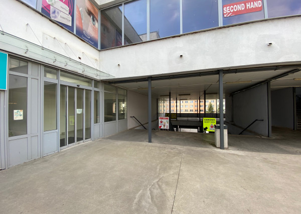 RealityKolesár prenajíma priestor 389 m2 v OC Torysa Jaltská Furča.