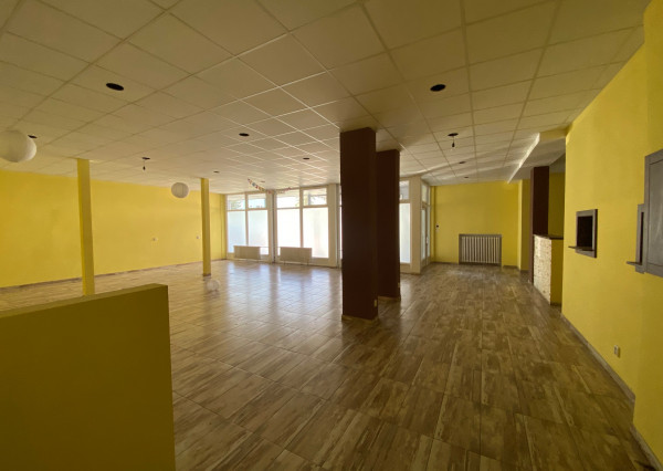 RealityKolesár prenajíma priestor 170 m2 v OC Torysa Jaltská Furča.