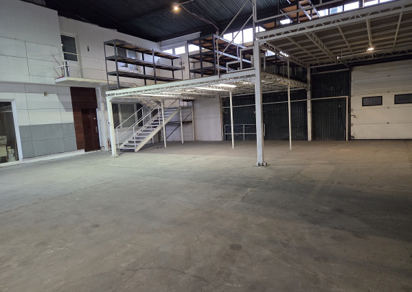 RealityKolesár prenajíma sklad 393 m2 kancelárie 130 m2 Textilná Jazero Košice IV.