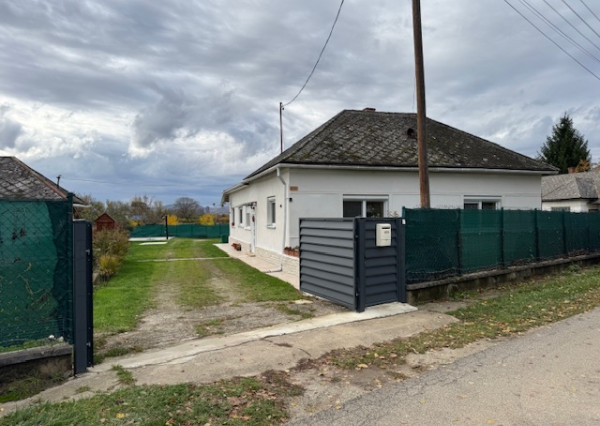 Kolesár reality predáva rodinný dom v obci Hidvégardó