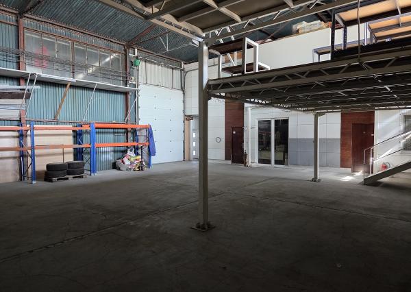 RealityKolesár prenajíma sklad 393 m2 kancelárie 130 m2 Textilná Jazero Košice IV.