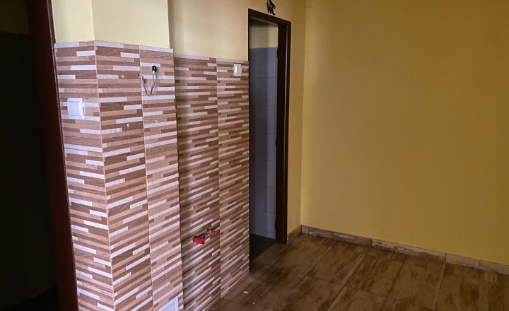 RealityKolesár prenajíma priestor 170 m2 v OC Torysa Jaltská Furča. - fotografia 7