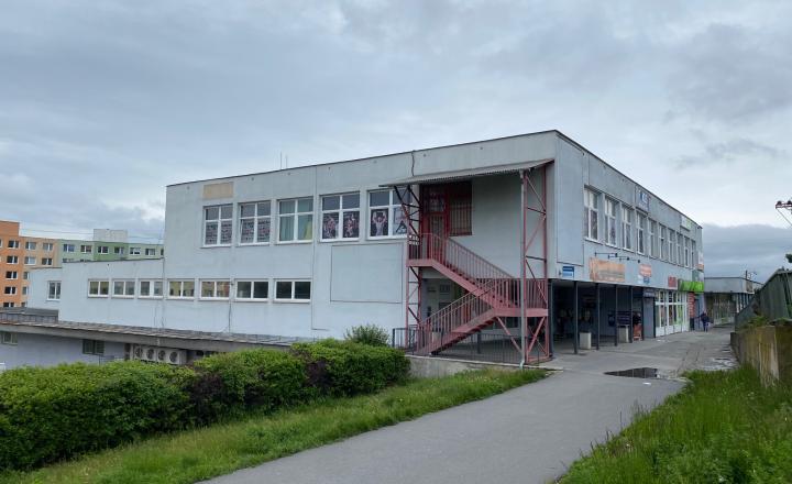 RealityKolesár prenajíma priestor 389 m2 v OC Torysa Jaltská Furča. - fotografia 9