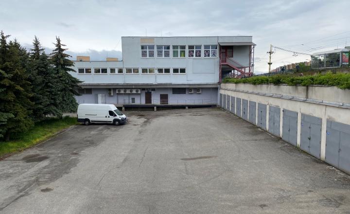 RealityKolesár prenajíma priestor 389 m2 v OC Torysa Jaltská Furča. - fotografia 10