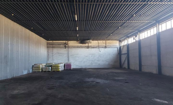 Sklad 400 m2 - fotografia 4