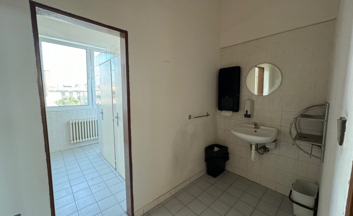 RealityKolesár prenajíma kancelársky priestor 36m2 a 25m2 Rumunská KE JUH. - fotografia 4