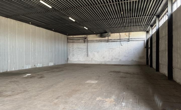 Sklad 400 m2