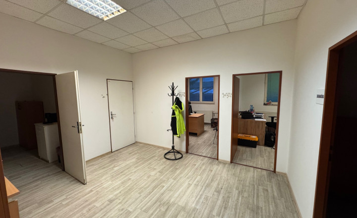Reality Kolesár prenajíma 1265 m2 Halu-sklad Barca - fotografia 12