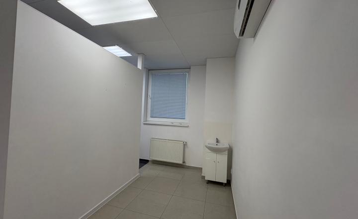 Reality Kolesár prenajíma priestor 36 m2 OC Gastrodom Mlynská KE centrum - fotografia 9