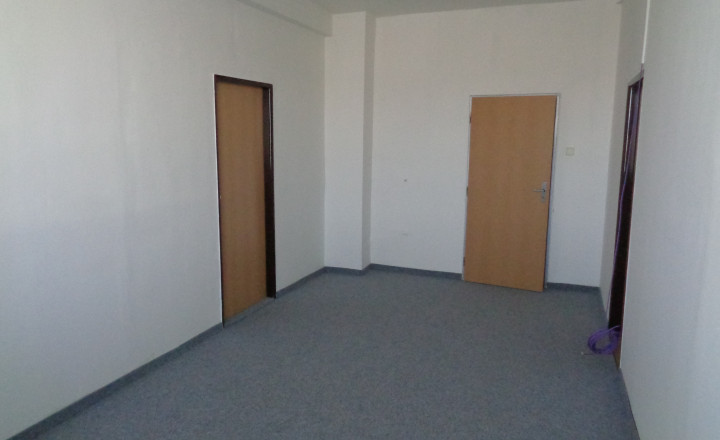 RealityKolesár prenajíma kancelárie Južná Trieda parkovanie v cene - fotografia 8