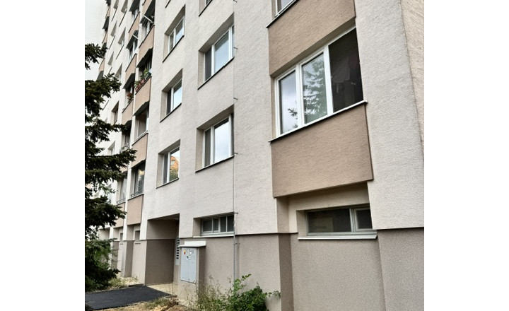 RealityKolesár predáva 3 izbový byt Dénešova KVP KE II. Západ - fotografia 3