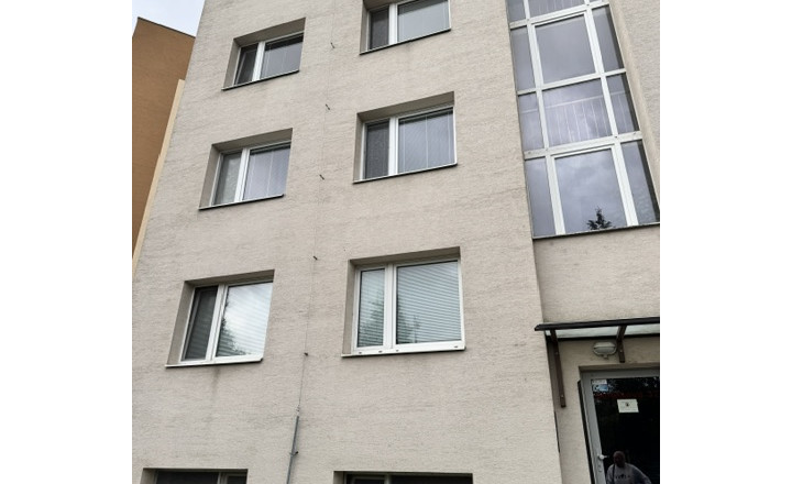 RealityKolesár predáva 3 izbový byt Dénešova KVP KE II. Západ - fotografia 2