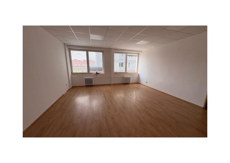 Reality Kolesár prenajíma priestor 42m2 Mlynská centrum